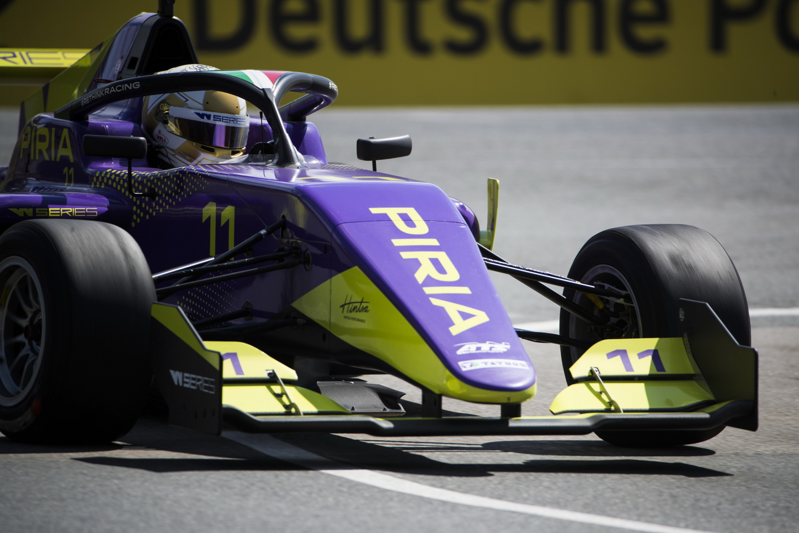 Wseries, round 4: friday in high resolution images.