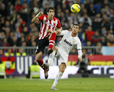 Javi Martinez playing for Athletic Bilbao against Cristiano Ronaldo