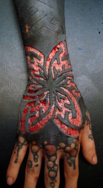 tatto paling ekstrim dan juga paling menyakitkan yang pernah di buat-6