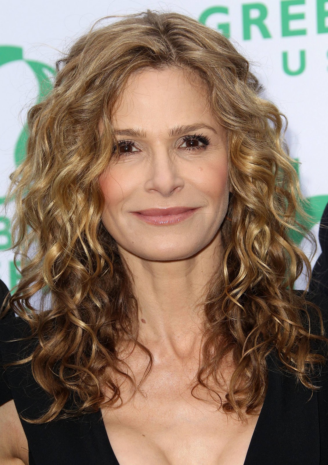 Kyra Sedgwick Curly Hairstyle Celebrity Hair Cuts