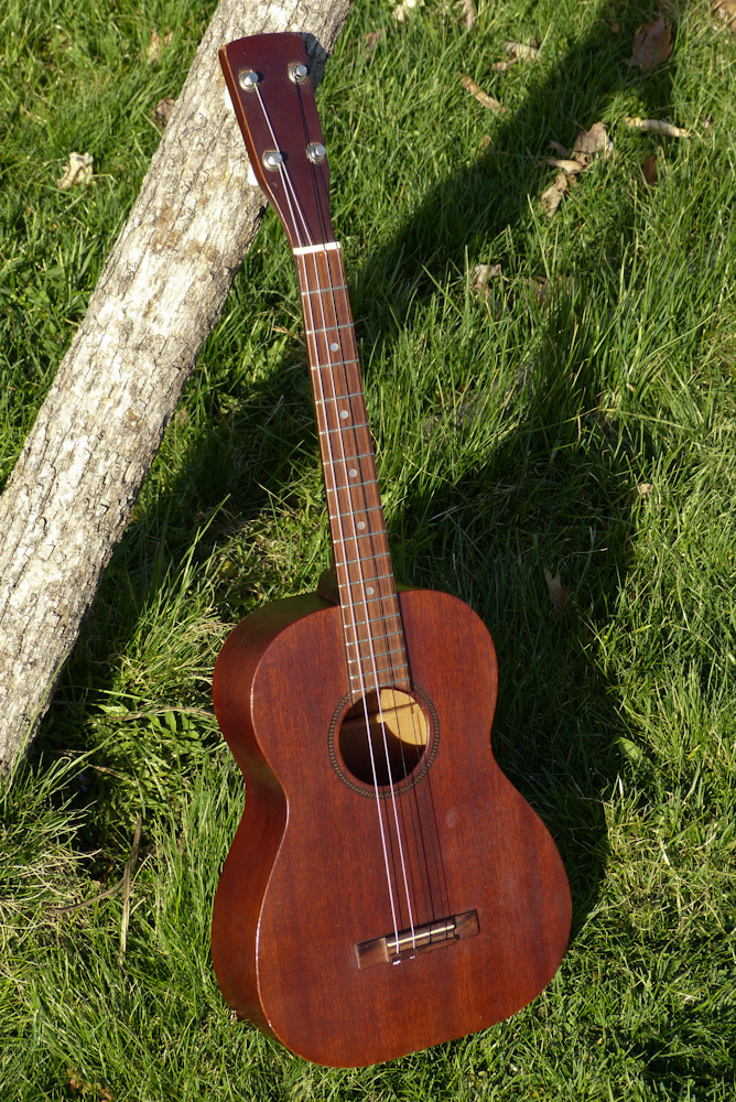 1960s Japanesemade? Unmarked Baritone Ukulele