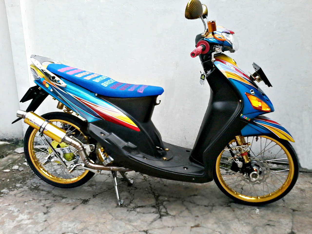 Mio Thailook - Terlihat Lebih Menawan Bila Banyak Warna - Kalangan