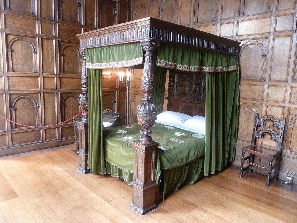 Antique Furniture Styles and Reproduction (16th and 17th centuries