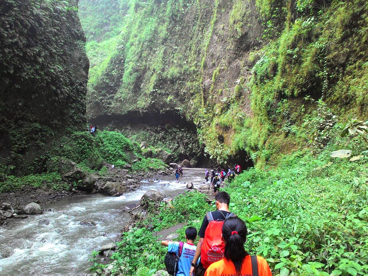 Gua Tetes dan Coban Sewu Niagaranya Lumajang ~ Omong Coro