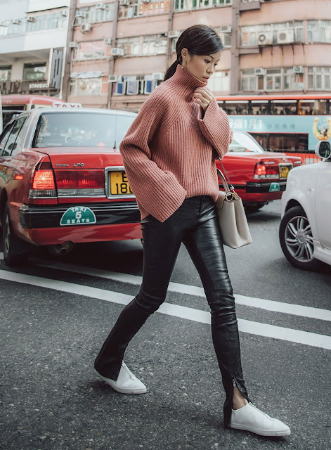 outfit leggings in pelle street style come abbinare I leggings in pelle leggings spalmati tendenze autunno inverno 2018-2019 mariafelicia magno fashion blogger blog di moda how to wear leather leggings