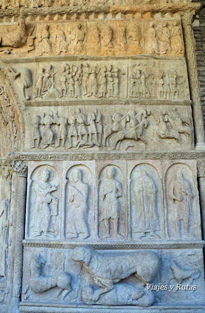 Portada del Monasterio de Santa María de Ripoll