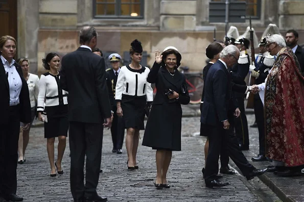 Crown Princess Victoria, Prince Daniel, Prince Carl Philip, Princess Sofia and Princess Madeleine 