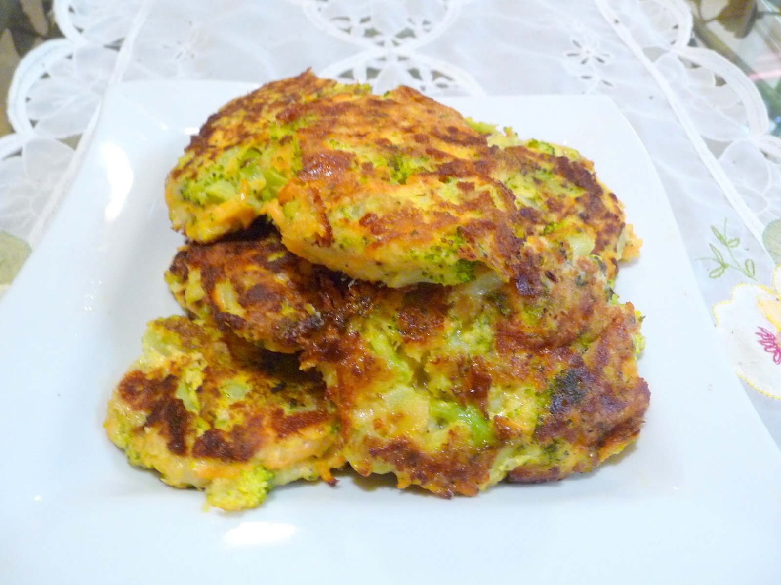 BROCCOLI CARROT FRITTERS