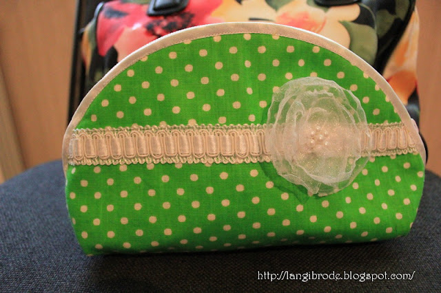 Косметички и шарфики. Косметички и шарфики.