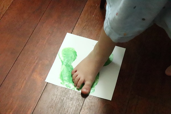 peindre avec les pieds