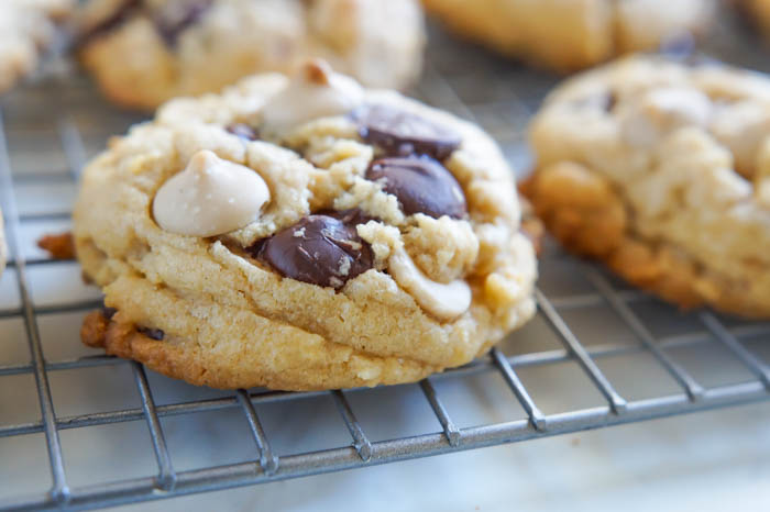 Brown Butter Caramel and Chocolate Chip Cookies | bakeat350.net
