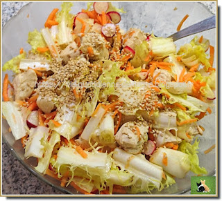 Vie quotidienne de FLaure : Salade friseline au poulet, radis et carottes