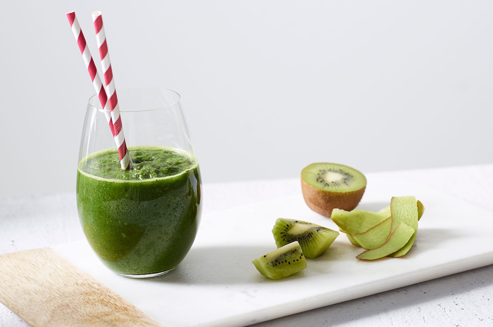 Rezept: Spirulina Smoothie mit Kiwi und Agavensirup — Lovely Bees