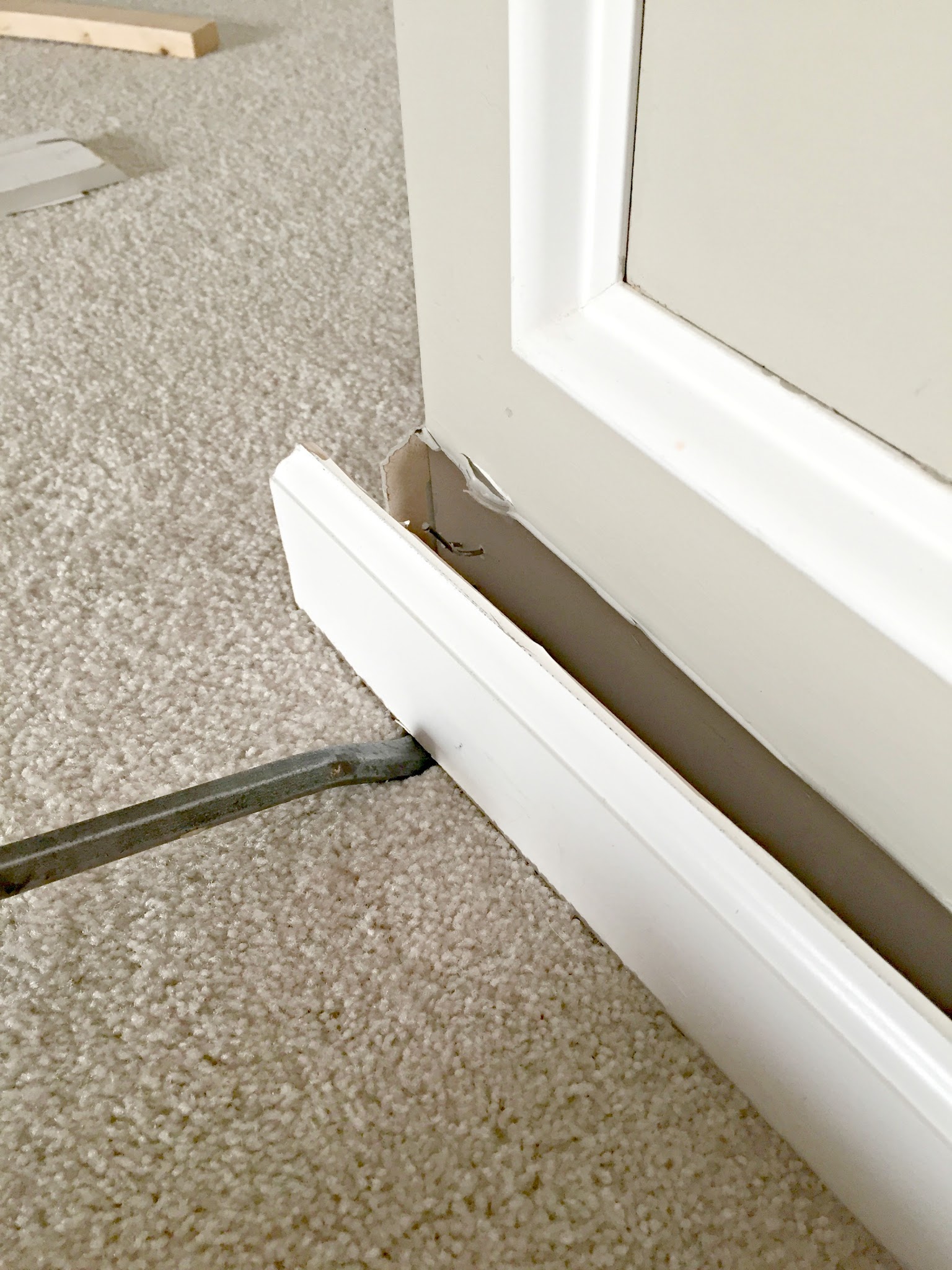 How to Remove Baseboards Without Damage {the Easy Way} Thrifty Decor