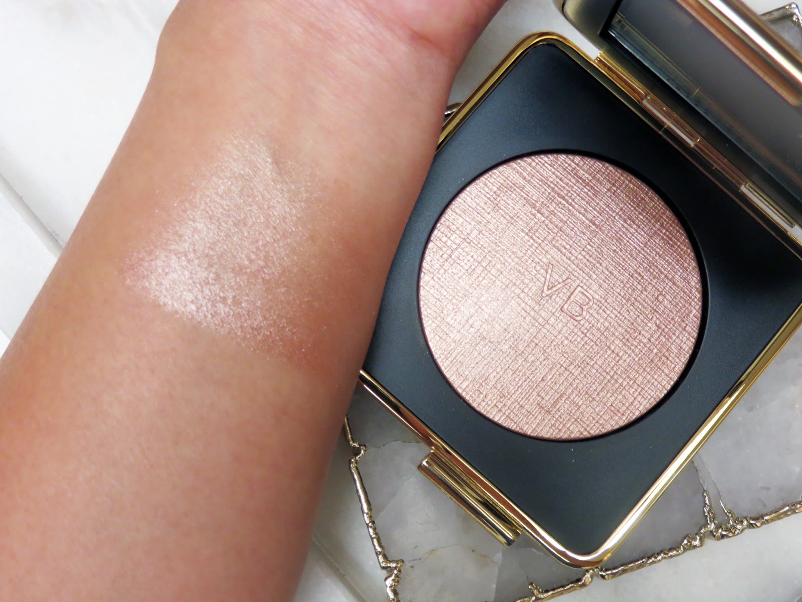 Review Victoria Beckham x Estee Lauder Modern Mercury Highlighter