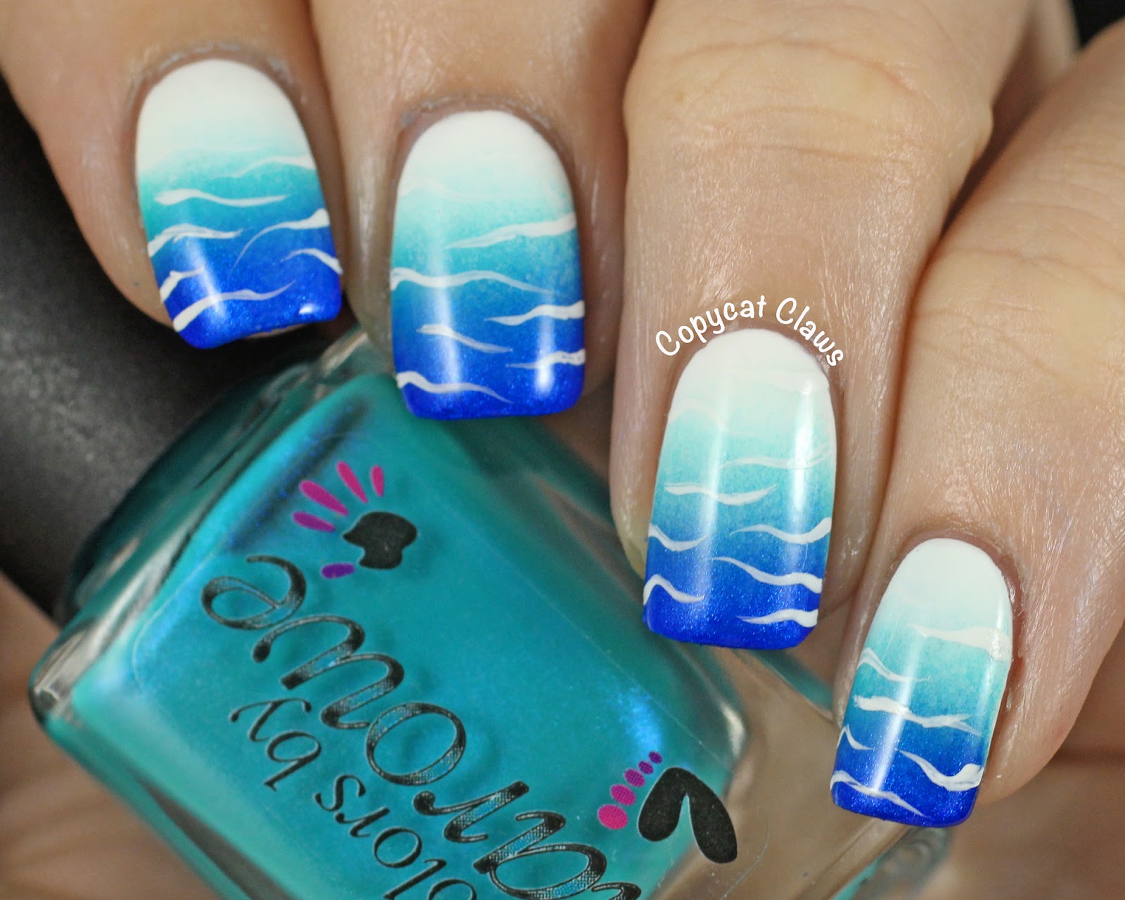 Copycat Claws: Beachy Blue-White Gradient Nails