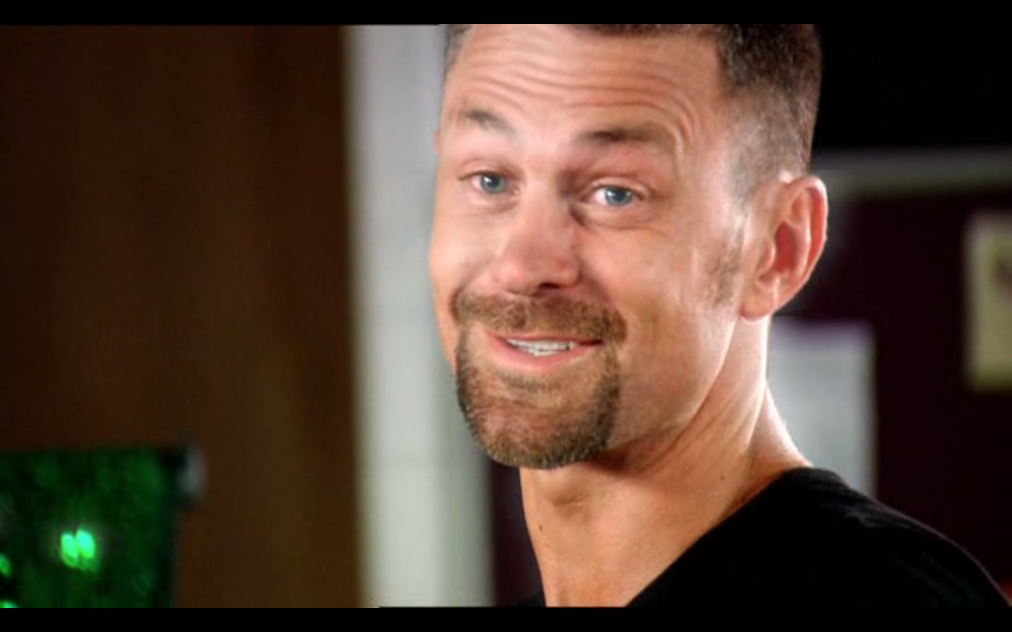 EvilTwin's Male Film & TV Screencaps 2: Outrageous Fortune 4x01 - Grant