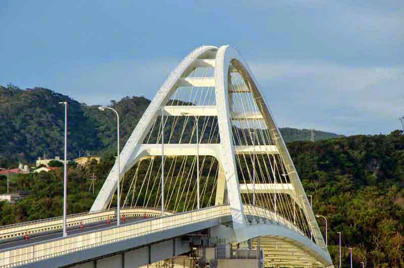 Sesoko-jima Bridge