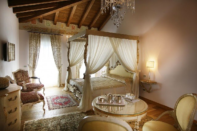 Traditional Italian Bedroom Furniture Decoration