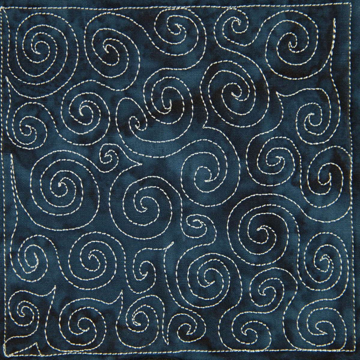 the-free-motion-quilting-project-day-5-basic-spiral