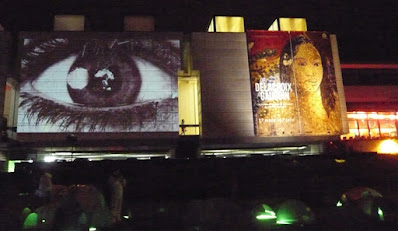 Oeuvre Témoins sur le façade du Musée de Grenoble