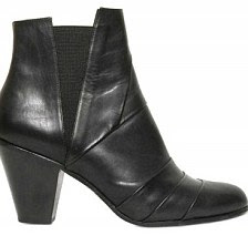 Boutique Bulletin: Chic High Heels... For Men?