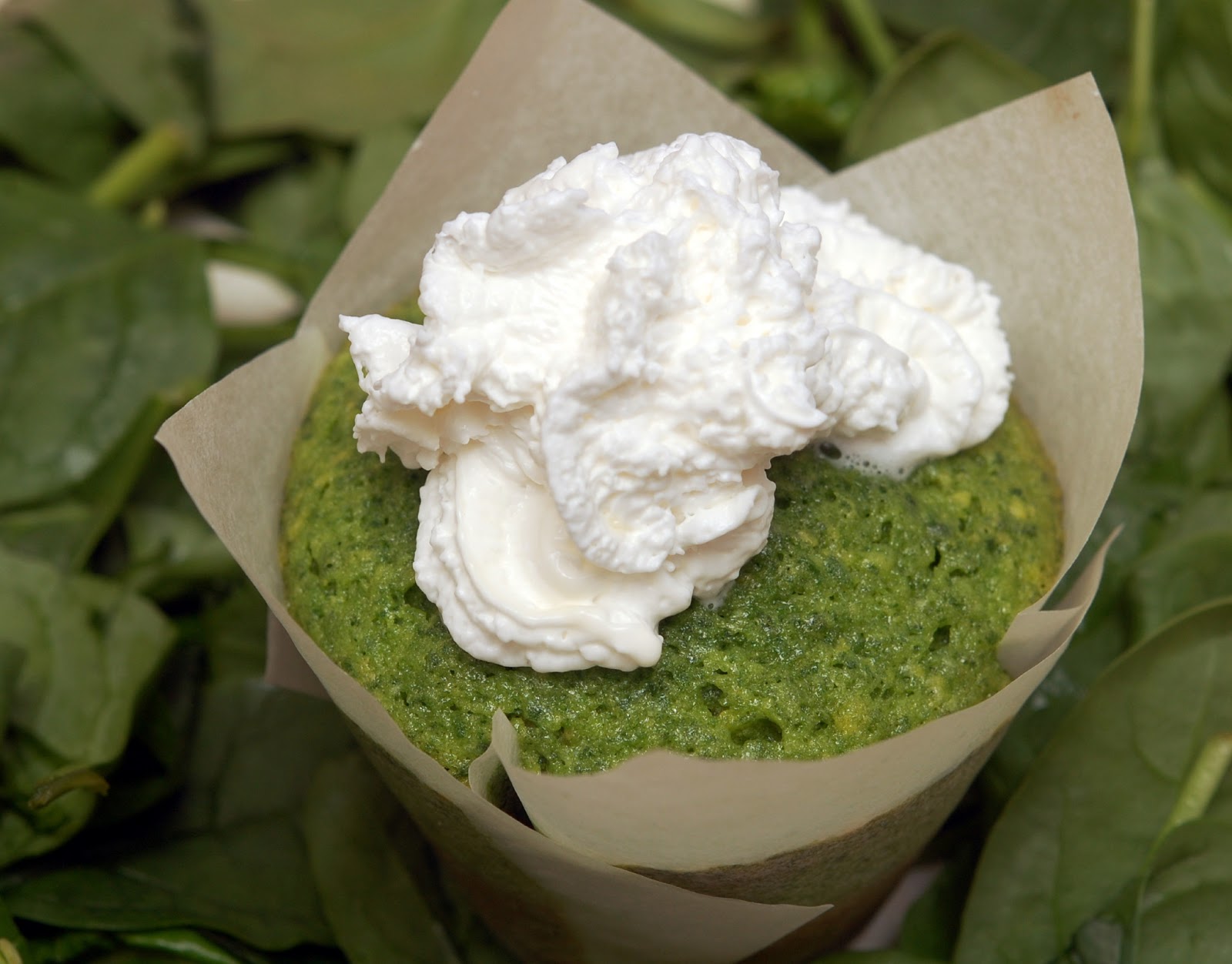 SPINACH CUPCAKES! Hugs and Cookies XOXO