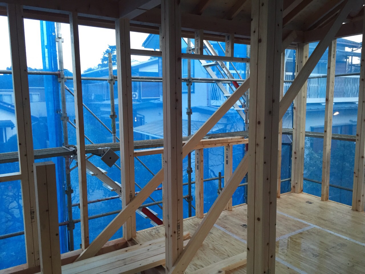 新しい住処作り 2階のまぐさ、窓台