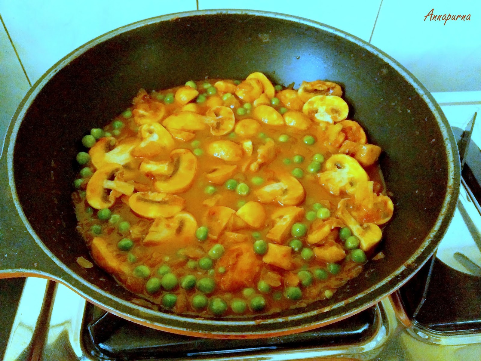 Annapurna Matar Mushroom / Mushroom With Green Peas Recipe