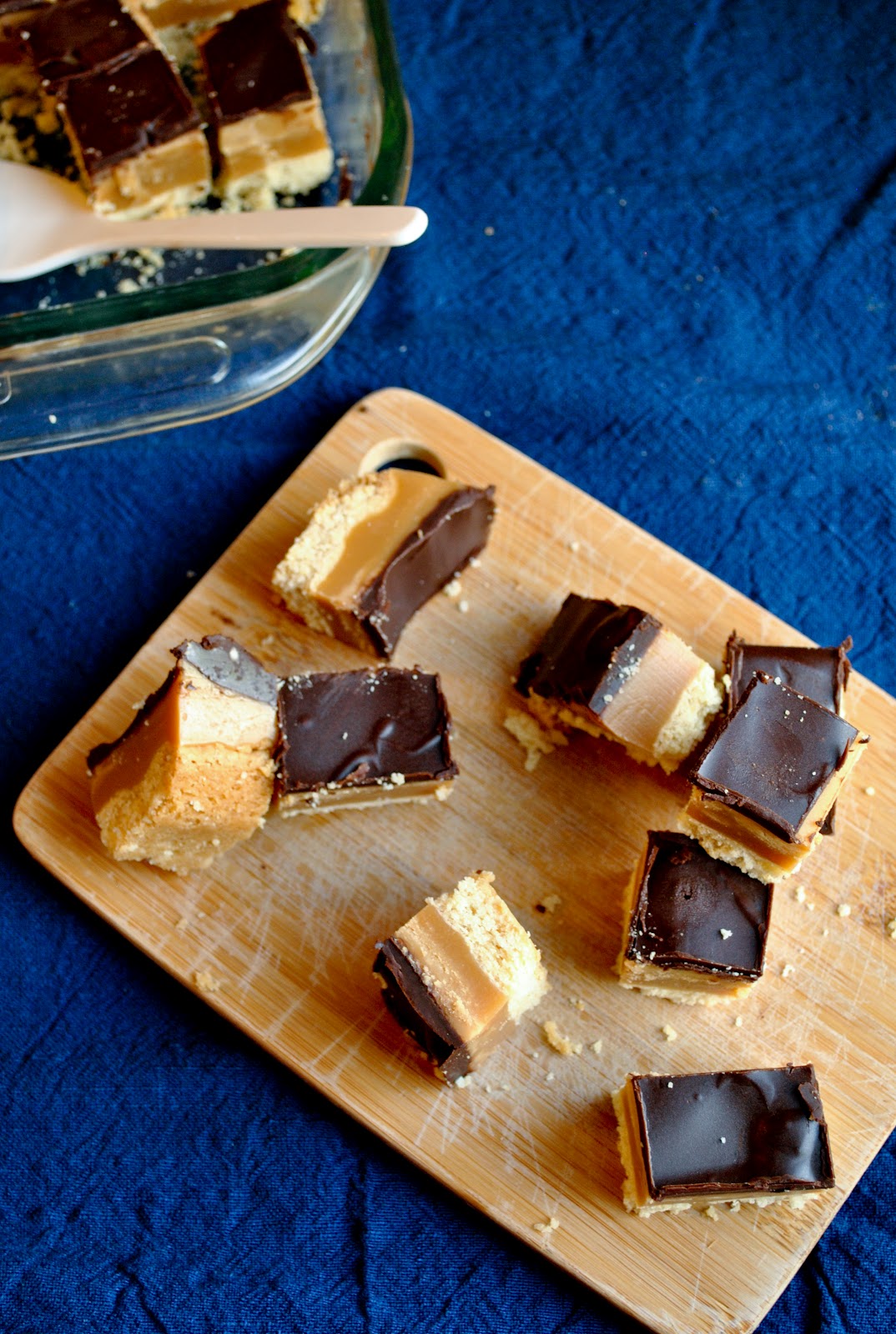 Chocolate Caramel Shortbread Bars | Neighborfood