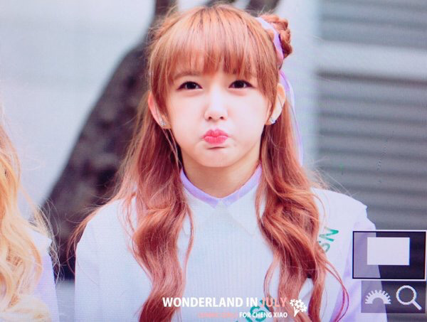 닮은 연예인이 꽤 많은거같은 98년생 중국인 아이돌.jpg | 인스티즈