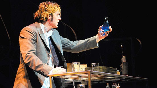 O ator Nando Prado em "Jekyll & Hyde - O Médico e o Monstro" - Um Asno O ator Nando Prado em "Jekyll & Hyde - O Médico e o Monstro" - Um Asno