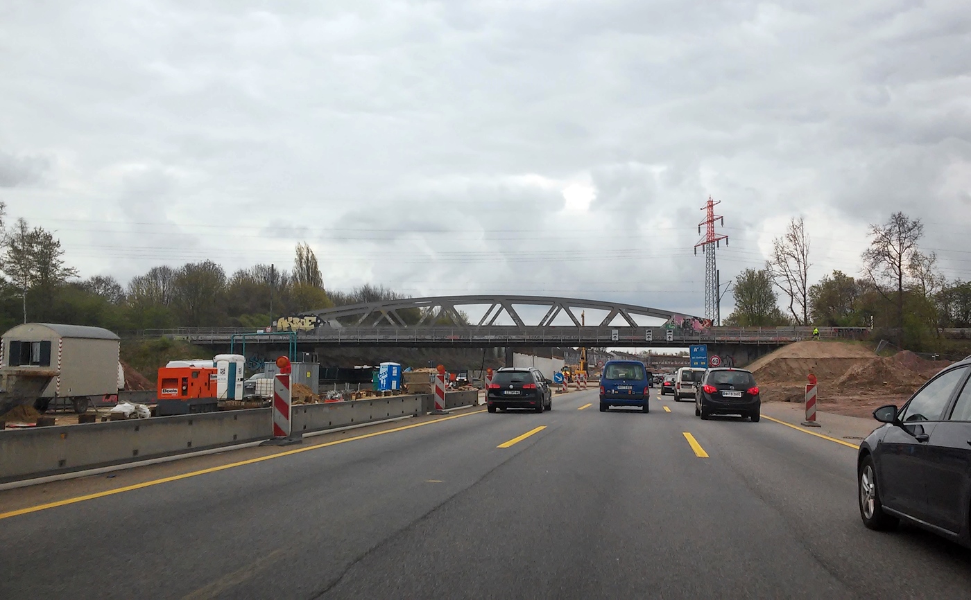 langer Autobahn Tunnel: der A7 Deckel