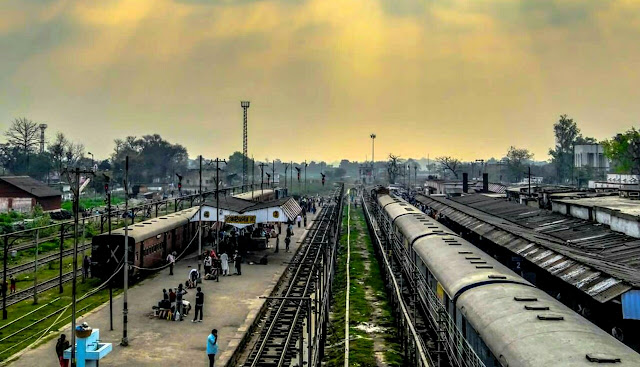 अजब-गजब: पश्चिमी चम्पारण का मुख्य रेलवे जंक्शन, जिसकी ना कोई है इंट्री ना ही एग्जिट, जरूर पढ़े.. 1