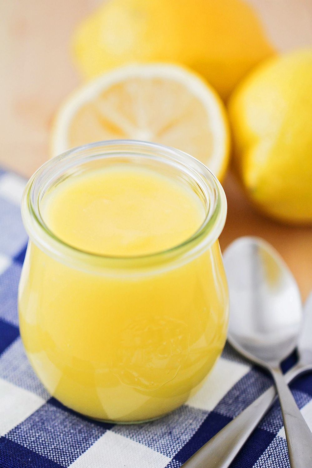 This homemade lemon curd has a bright, sunny flavor, and is the perfect balance of sweet and tart!
