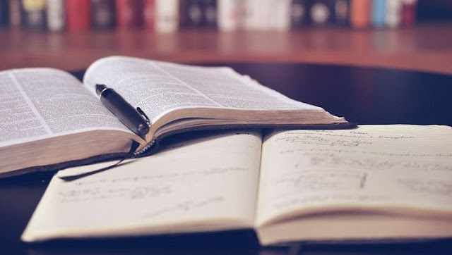 7 Best Books For Entrepreneurs books for entrepreneurs