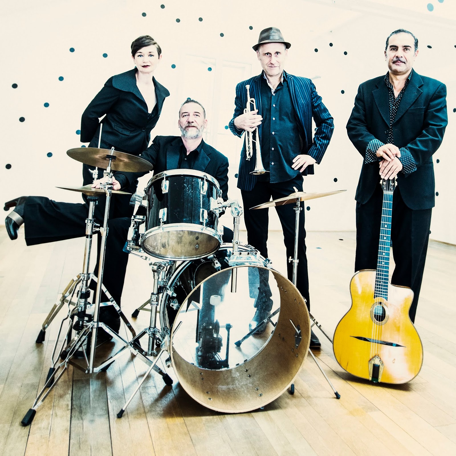 JAZZ CHILL Swing Français Live and Remixed Paris Combo Comes Back to