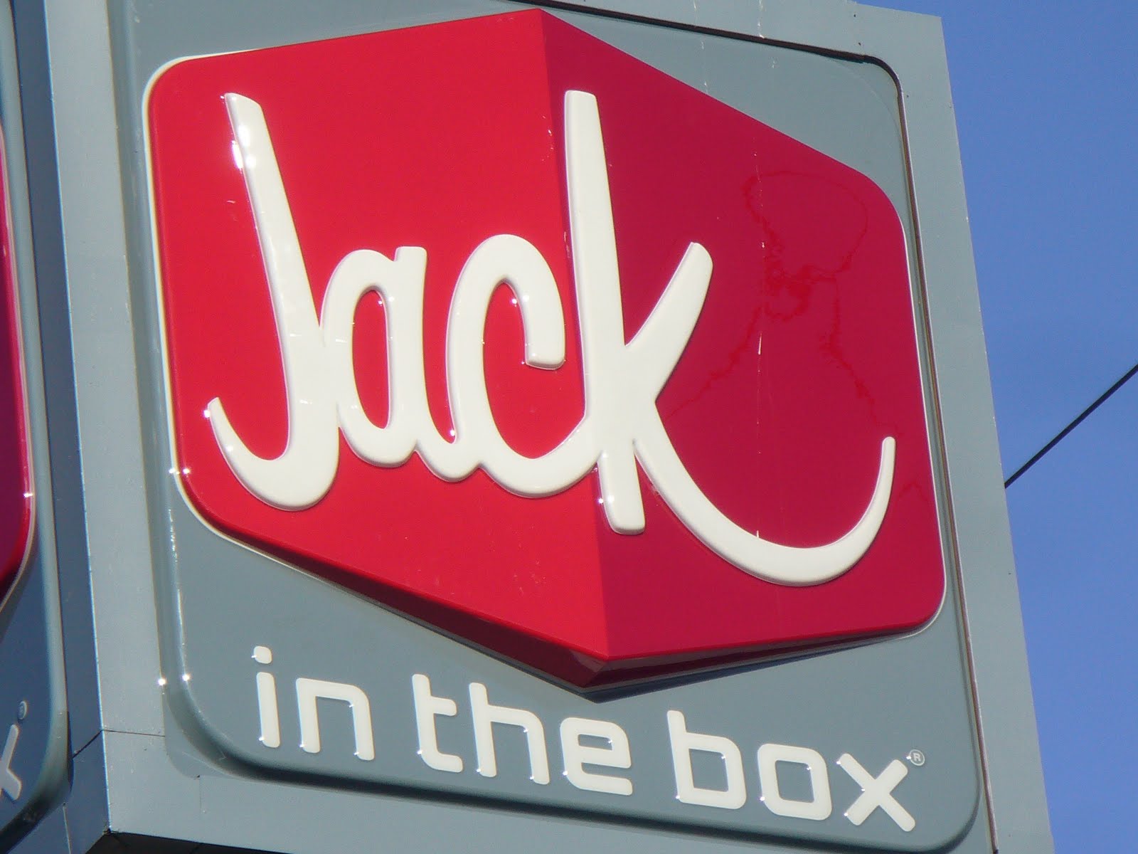 MORE KIDS THAN SUITCASES: Barry Manilow Fail and Who's Haunting Jack?