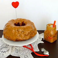  Bundt de chocolate e café com cobertura de doce de leite
