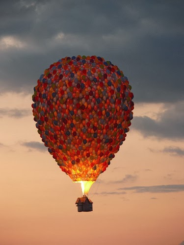 11 Oddly-Shaped Hot Air Balloons - The Idea King