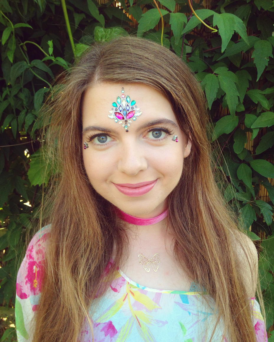 Getting Glitzy With 'The Gypsy Shrine' Coconut Couture