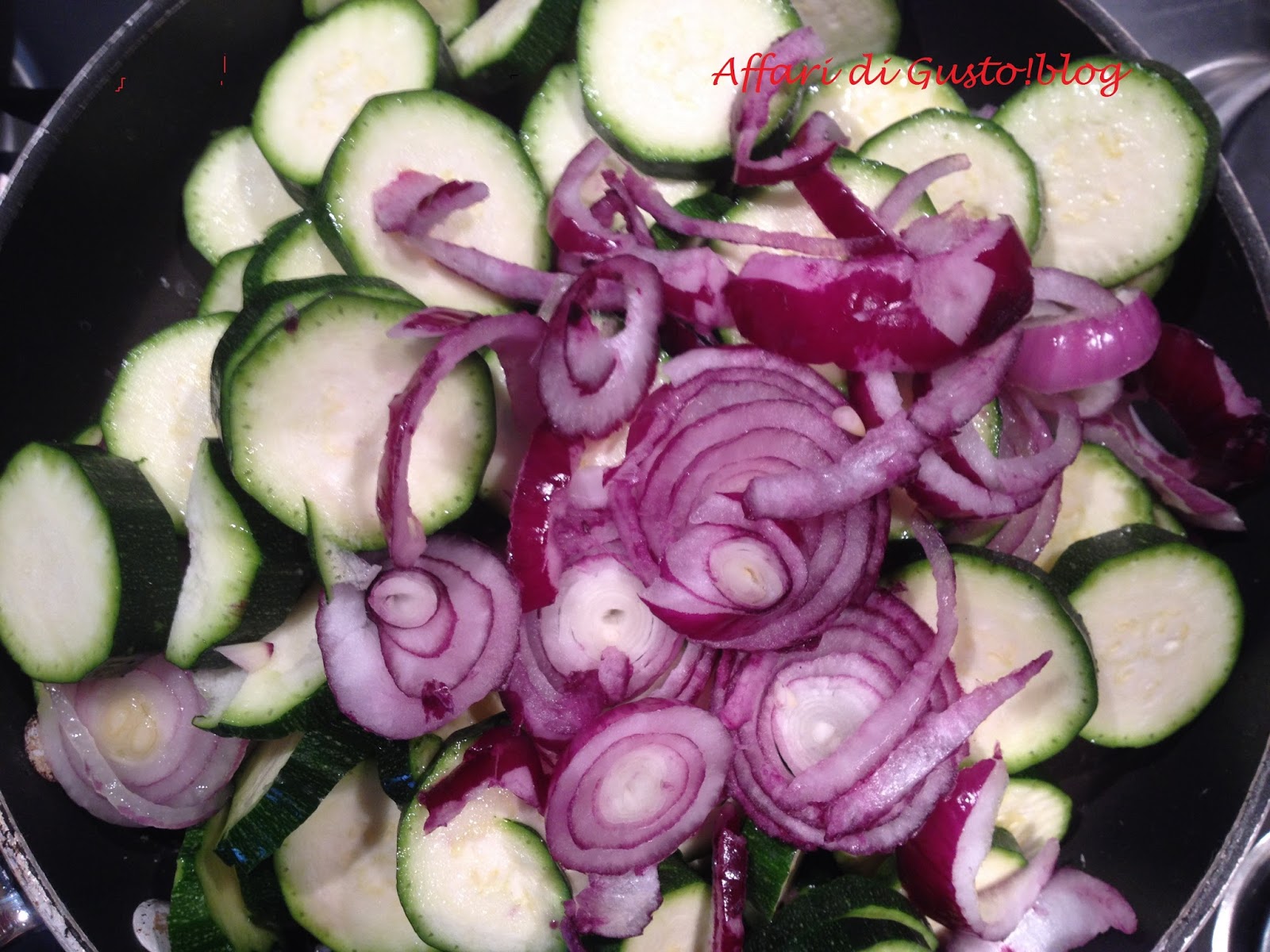 Affari di Gusto Strudel di zucchine, prosciutto cotto e pinoli