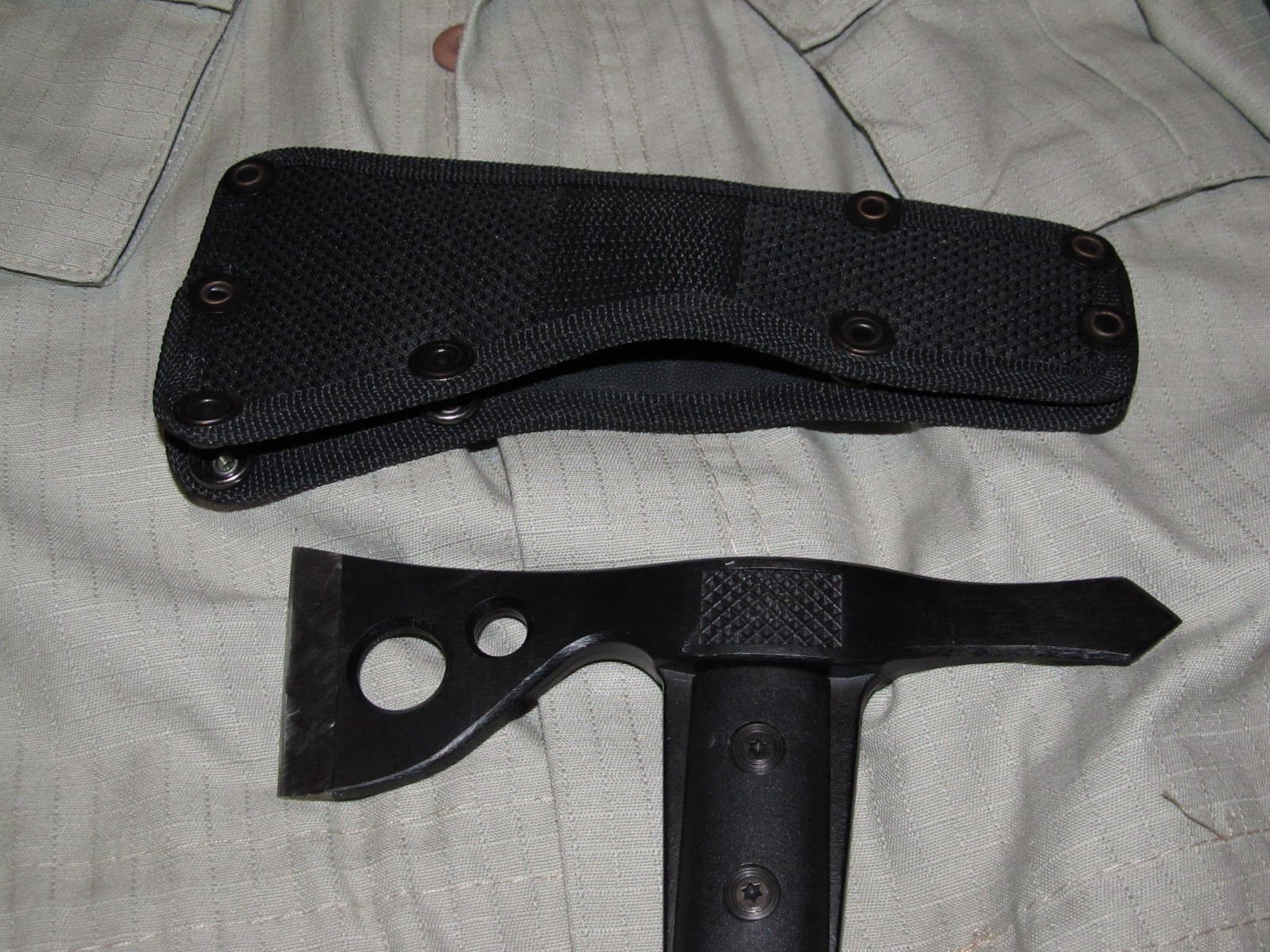 O Aventureiro: Fast Hawk da SOG knives