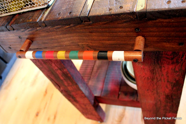 pallet, island, kitchen, croquet handle, towel holder, paint, stain, diy, http://bec4-beyondthepicketfence.blogspot.com/2012/04/pallet-island.html