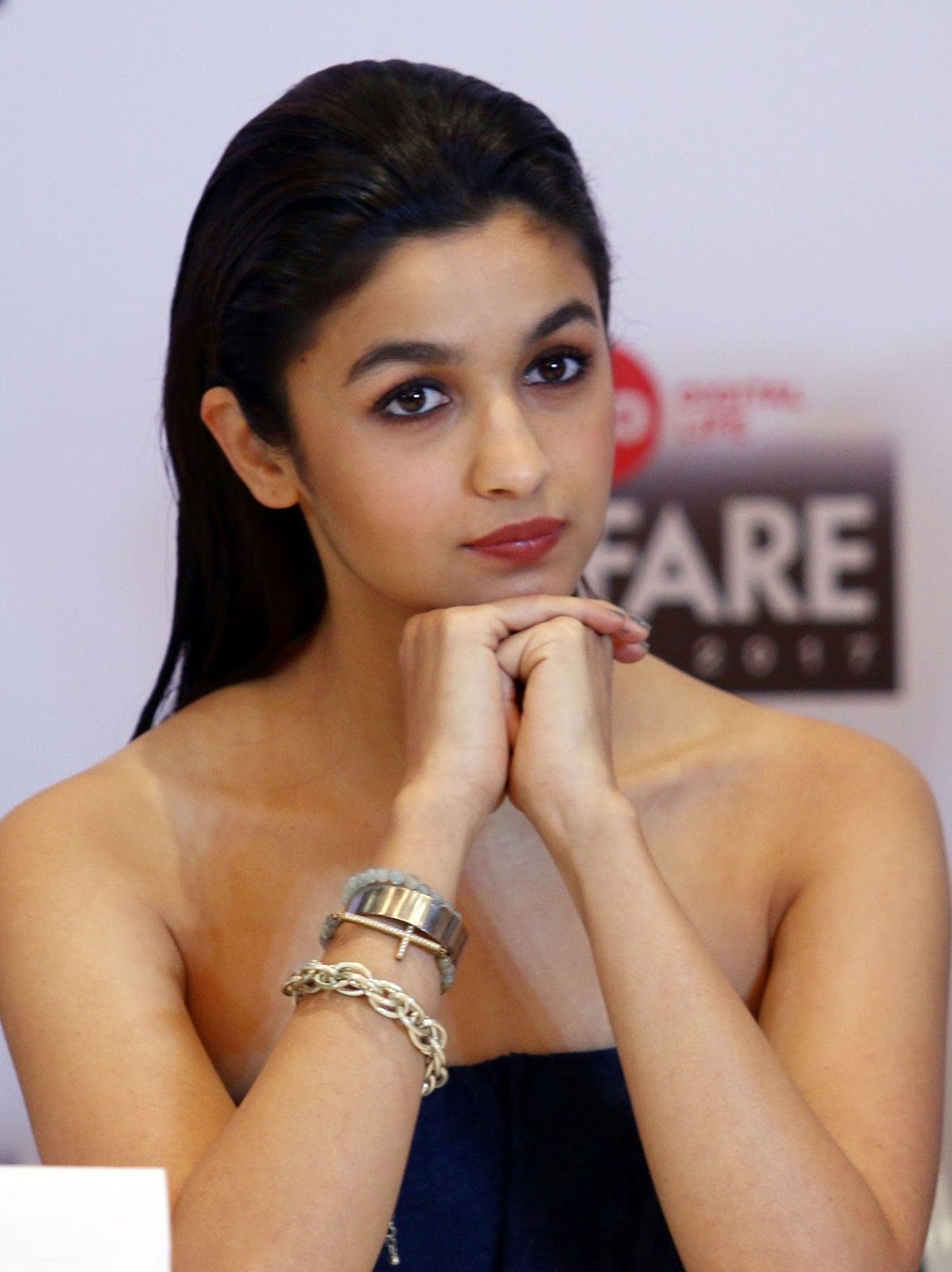 Alia Bhatt Looks Super Sexy At The Announcement Event Of 62nd Jio