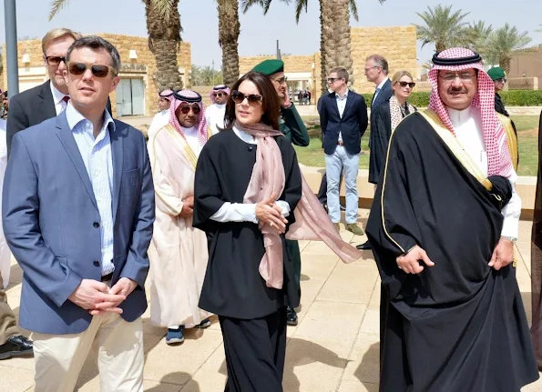 Crown Prince Frederik and Crown Princess Mary of Denmark start a 5 day business trip to Saudi Arabia and Qatar. The trip consist of a few ministers and about 44 Danish company representatives. The Crown Couple visited the Saudi royal family in Riyadh. Crown Princess and Crown Prince met with King Salman bin Abdulaziz of Saudi Arabia at Royal Palace of Riyadh