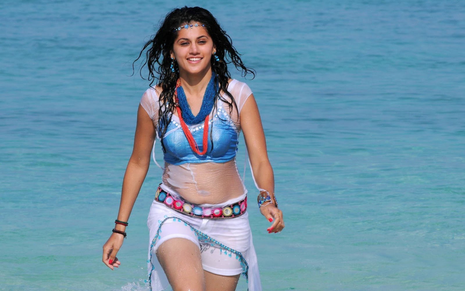 Taapsee Pannu Hot Photos Hd Wallpapers