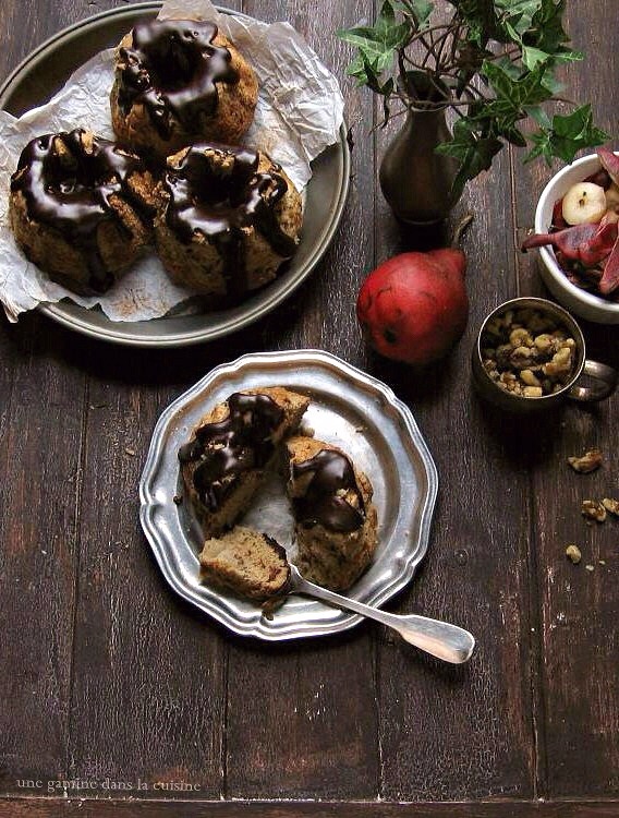 cinnamon walnut pear cake with whiskey-mocha fudge | une gamine dans la cuisine