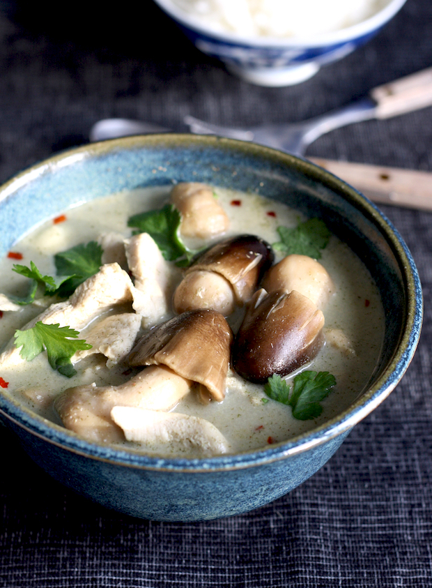 Tom Kha Gai (Thai Chicken Galangal Soup) recipe by SeasonWithSpice.com