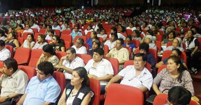 MINEDU capacita a 500 directores y docentes de Ica para prevenir violencia contra los estudiantes - www.minedu.gob.pe MINEDU capacita a 500 directores y docentes de Ica para prevenir violencia contra los estudiantes - www.minedu.gob.pe